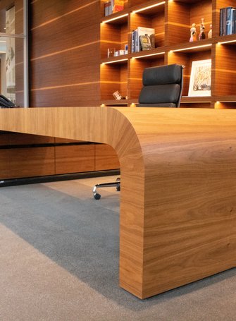 Masterbüro Schreibtisch mit Rundung