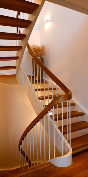 Treppe in Eichenparkett 