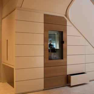 Treppe mit Einbauschrank 